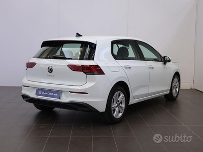 Usato 2023 VW Golf 1.5 Benzin 131 CV (24.900 €)