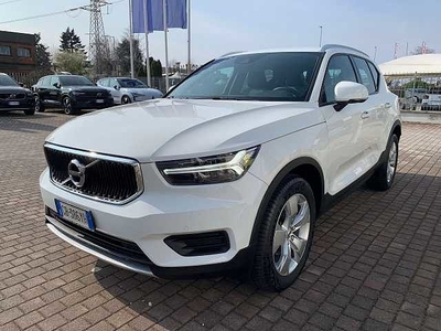 Volvo XC40 T2 Momentum da Auto Doc By Group Nuova Sa-Car .