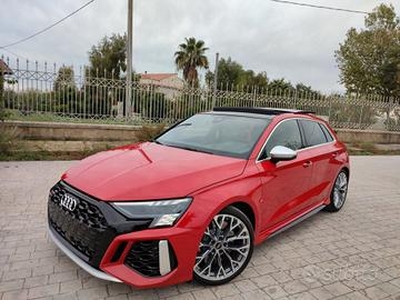 Audi RS3 TETTO APRIBILE STRAFULL PARI A KM 0 SI PE