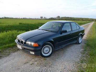 BMW Serie 3 320i E36