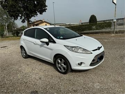 Ford Fiesta 1.4 5 porte Bz.- GPL Titanium