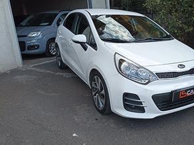 Kia Rio 1.4 CRDi 5P. high tech - berlina 2 volumi