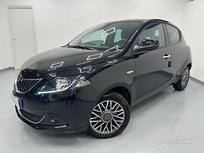 Lancia Ypsilon 1.0 5 porte *NEOPATENTATI*