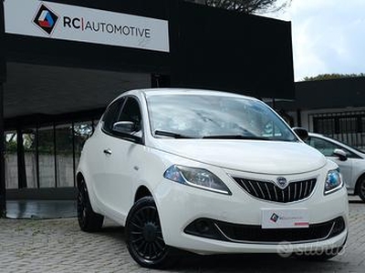 Lancia Ypsilon 1.0 Mild Hybrid Silver