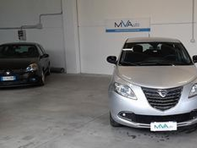 Lancia Ypsilon 1.2 69 CV 5 porte S&S Silver NEOPAT