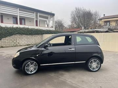 Lancia Ypsilon 1.2 Argento ok neopatentati