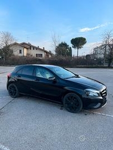 MERCEDES Classe A Dark Night Edition xNEOPATENTATI