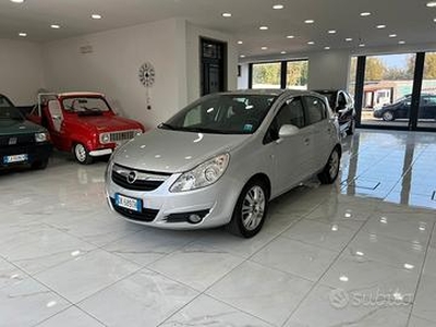 Opel Corsa 1.3 cdti CAMBIO AUTOMATICO NEOPATENTATI