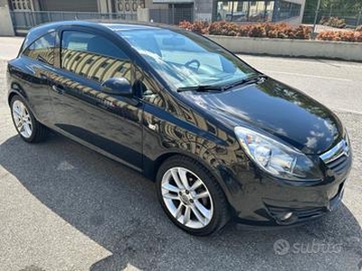 Opel Corsa 1.4 16V 3 porte Sport