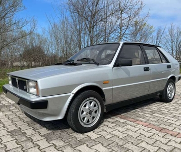 Usato 1985 Lancia Delta 1.6 Benzin 129 CV (20.000 €)