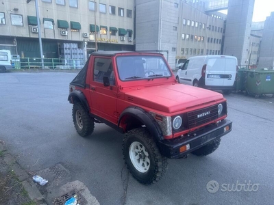 Usato 1986 Suzuki Samurai Benzin (4.000 €)