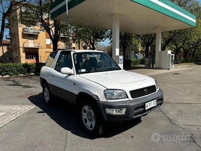 Usato 1998 Toyota RAV4 2.0 Benzin 128 CV (4.500 €)