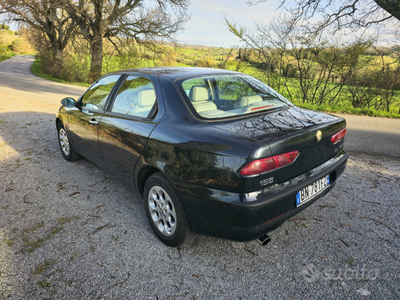 Usato 2000 Alfa Romeo 156 2.5 Benzin 192 CV (4.900 €)