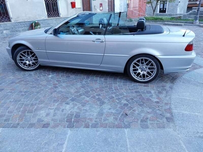 Usato 2000 BMW 325 Cabriolet 2.5 Benzin 192 CV (11.000 €)