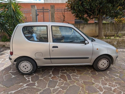 Usato 2000 Fiat 600 Benzin (800 €)