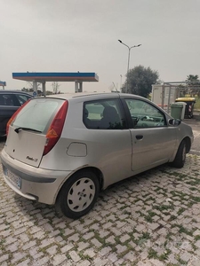 Usato 2000 Fiat Punto 1.2 Benzin 60 CV (1.000 €)