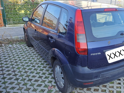 Usato 2002 Ford Fiesta 1.4 Benzin 73 CV (1.700 €)