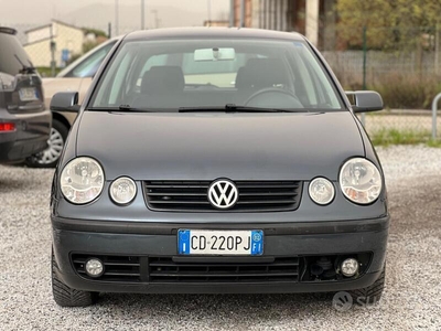 Usato 2002 VW Polo 1.4 Benzin (2.400 €)