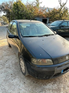 Usato 2003 Fiat Punto 1.2 Benzin 80 CV (800 €)