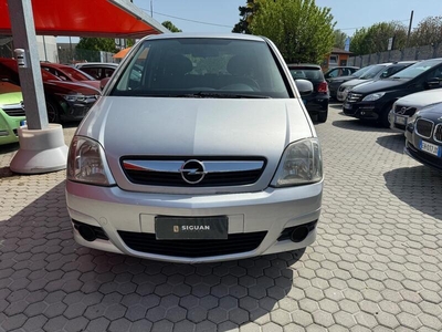 Usato 2006 Opel Meriva 1.4 Benzin 90 CV (2.990 €)