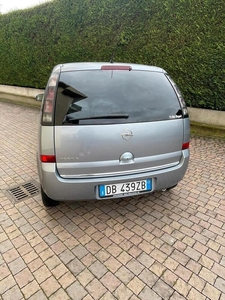 Usato 2006 Opel Meriva 1.6 Benzin 105 CV (1.700 €)