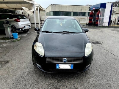 Usato 2007 Fiat Grande Punto Benzin 75 CV (3.800 €)