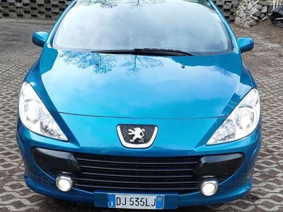 Usato 2007 Peugeot 307 CC 2.0 Diesel 136 CV (3.000 €)