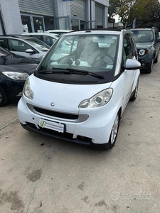 Usato 2008 Smart ForTwo Coupé 1.0 Benzin 84 CV (5.500 €)