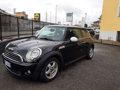 Usato 2009 Mini ONE 1.4 Benzin 75 CV (5.900 €)