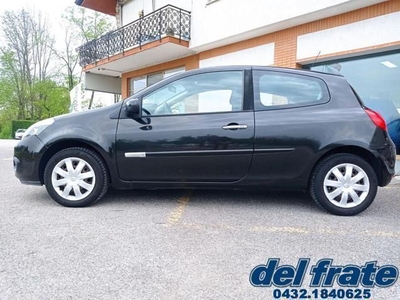 Usato 2009 Renault Clio III 1.1 Benzin 75 CV (3.900 €)