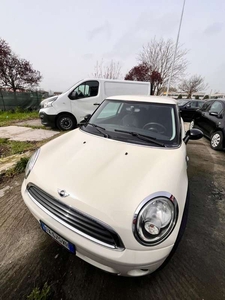 Usato 2010 Mini Cooper 1.4 Benzin 75 CV (3.500 €)