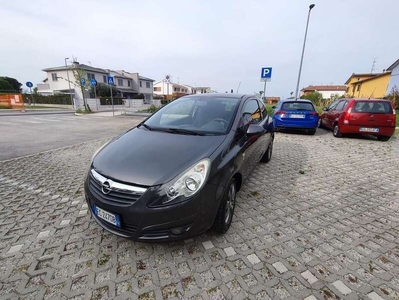 Usato 2010 Opel Corsa 1.2 Benzin 86 CV (4.100 €)