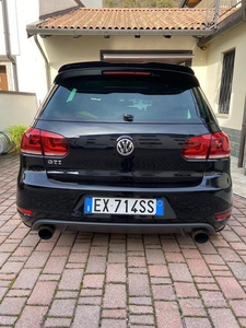 Usato 2010 VW Golf VI 2.0 Benzin 210 CV (11.000 €)