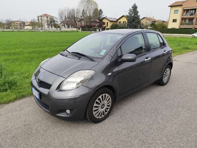 Venduto Toyota Yaris 5p 1.3 dual Sol - auto usate in vendita