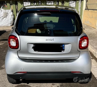 Usato 2015 Smart ForTwo Coupé 1.0 Benzin 71 CV (12.000 €)