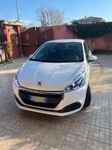 Usato 2018 Peugeot 208 1.2 Benzin 82 CV (10.000 €)