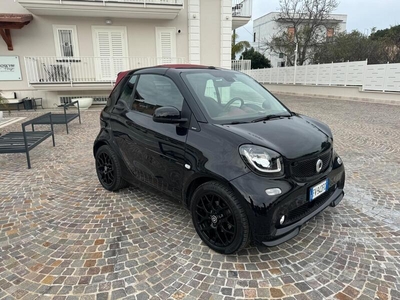 Usato 2019 Smart ForTwo Cabrio 1.0 Benzin 71 CV (18.499 €)