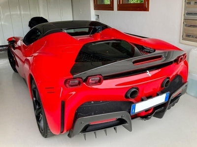 Usato 2022 Ferrari SF90 El 999 CV (639.000 €)