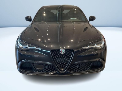 Usato 2023 Alfa Romeo Giulia 2.9 Benzin 520 CV (112.590 €)