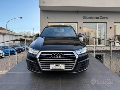 Venduto Audi Q7 3.0 tdi s-line plus 7. - auto usate in vendita