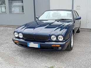 Jaguar XJ8 - 3.2- V8 - autom. Certificata ASI