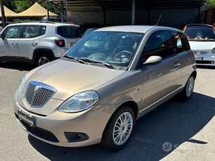 Lancia Ypsilon 1.3 MJT 75 CV Platino