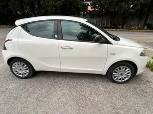 Lascia ypsilon 1.2 B e gpl già revisionato