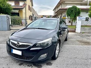 Opel Astra 2.0 CDTi 2012