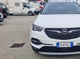 OPEL Grandland X 1.6 Hybrid4 Plug-in aut. AWD