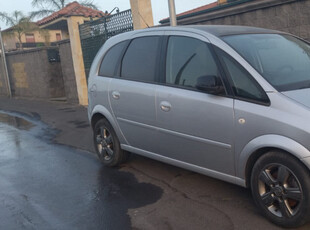 Usato 2005 Opel Meriva 1.7 Diesel 101 CV (500 €)