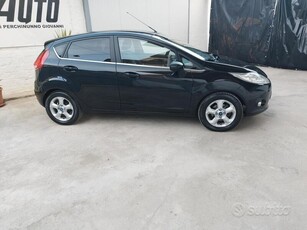 Usato 2011 Ford Fiesta 1.2 Benzin 82 CV (3.999 €)