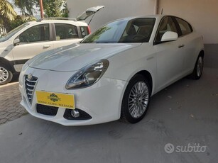 Usato 2015 Alfa Romeo Giulietta 1.6 Diesel 105 CV (9.990 €)