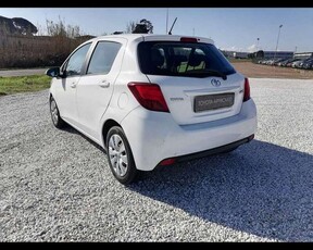 Usato 2017 Toyota Yaris 1.0 Benzin 69 CV (9.900 €)