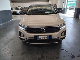 Usato 2022 VW T-Roc 1.0 Benzin 110 CV (17.990 €)